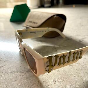 Palm angels sun glasses